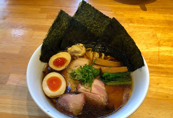 「特製醤油そば（全部のせ）手もみ」@麺処 いち林の写真