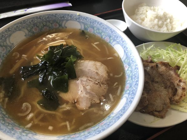 「あごだしラーメン（w/豚ロース焼き半ライス）」@らーめん矢の写真