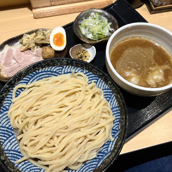 「つけ麺（並盛200g）＋海老ワンタン」@つけ麺 道の写真