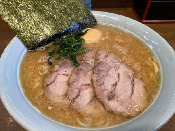 「中盛かため多め＋チャーシュー＋のり増し＋たまご」@寿々㐂家の写真