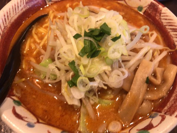 「辛味噌ラーメン（中辛・ニンニク多め）・餃子ライスセット」@赤みそ家 白河店の写真