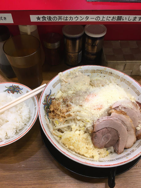 「油そば+チーズ+ガリバタマヨ+ライス」@豚山 荻窪店の写真