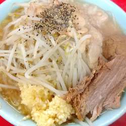 ラーメン　野菜マシ、ニンニク、アブラ