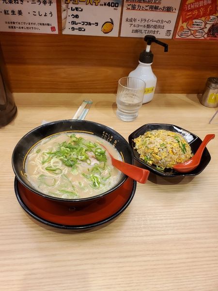 「ラーメンセット@970」@豚旨 うま屋ラーメン 瀬戸店の写真