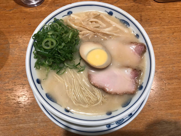 「らあめん　元祖東京とんこつ（スープ:ふつう、麺：ふつう）」@らあめん 渋英の写真