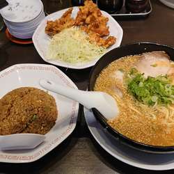 味噌ラーメン 780円 + がっつりB定食 500円