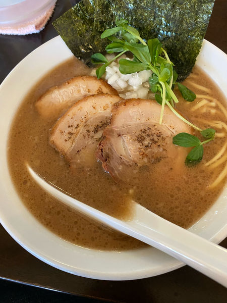 「黒丸　チャーシュー麺➕麺固め」@麺diningけいずの写真