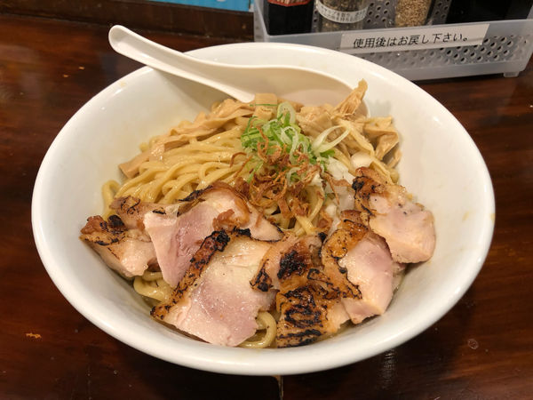 「まぜそば+チャーシュー」@麺匠 ようすけ 鶏煮亭 下高井戸店の写真