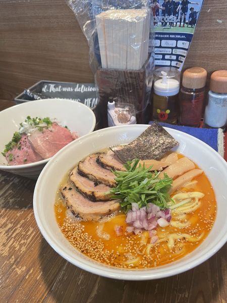 「鷄白チャーシューそば（大盛り&牛丼）」@麺屋たつみ 喜心 狭山店の写真