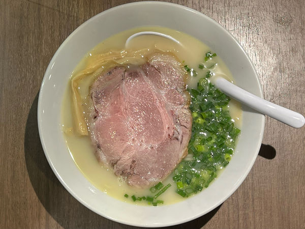 「鶏白湯 塩」@麺屋 菜々兵衛 すすきの店の写真