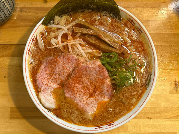 「辛いらぁめん（手打ち麺）」@なるめんの写真