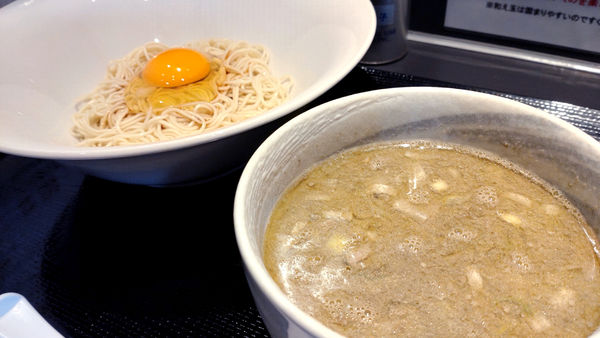 「【朝】限定：釜玉つけソバ」@煮干乱舞の写真