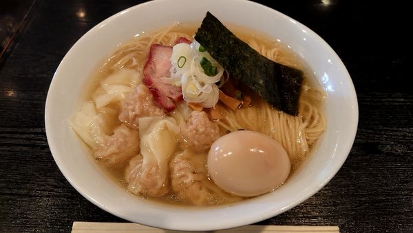 「塩ワンタン麺 味玉 大盛」@支那ソバ 小むろの写真