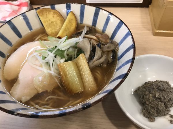 「色々きのこの煮干し塩らーめん」@煮干しらーめん 田中にぼるの写真