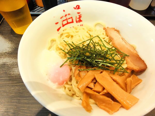 「油そば大盛り＋半熟玉子」@東京麺珍亭本舗 西早稲田店の写真