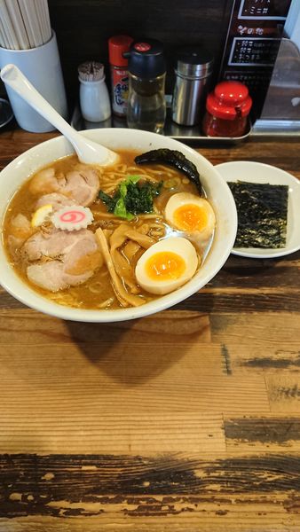 「特製らーめん大盛+サービスのり」@麺座でんの写真