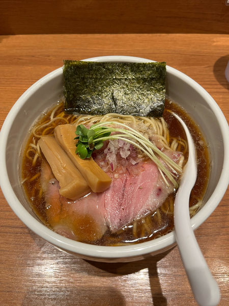 「炭火焼鯖煮干しそば 830円」@煮干中華そば 鈴蘭 新宿店の写真