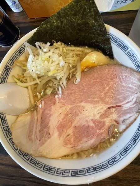 「背脂醤油　細麺」@稲荷屋の写真