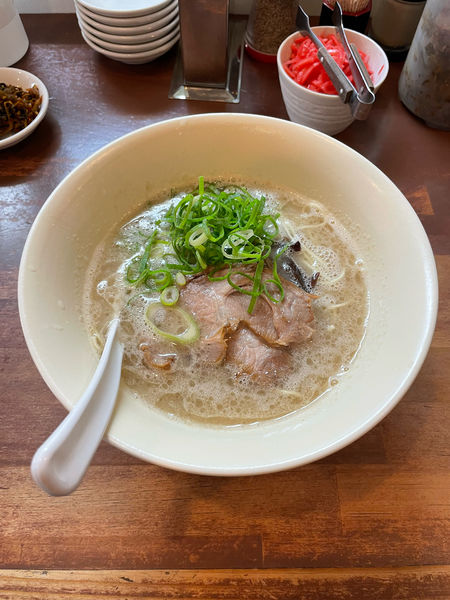 「博多とんこつらーめん」@幸心堂の写真