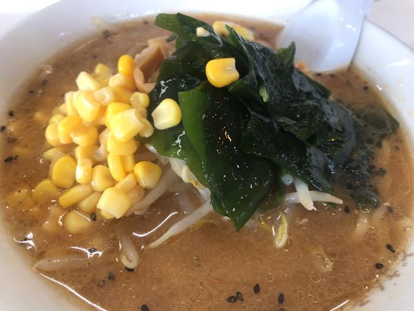 「味噌ラーメン550円+餃子4つ200円。」@札幌ラーメンどさん子 保原店の写真