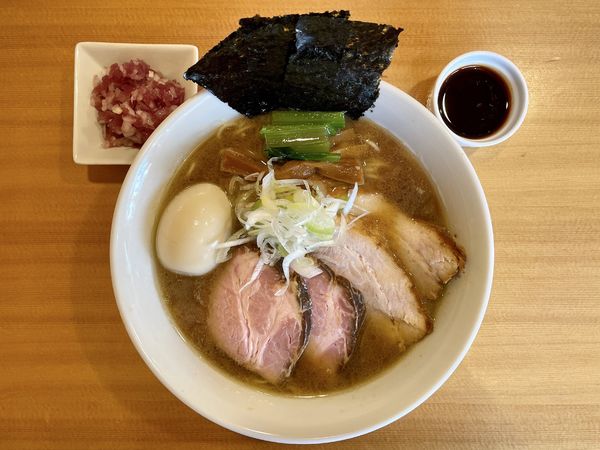 「特製中華そば 中盛 ＋ 辛味 ＋ 玉ねぎ」@つけ麺 大武の写真