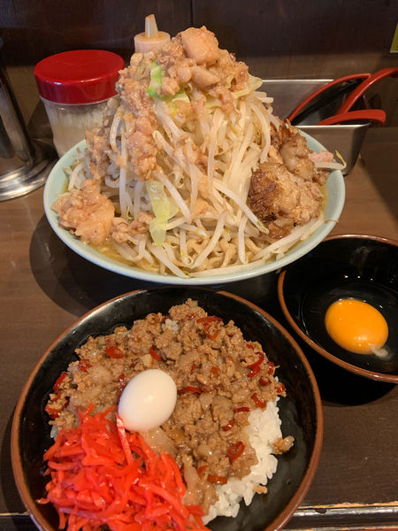 「大ラーメン＋マシライス小＋生卵」@立川マシマシ 9号店の写真