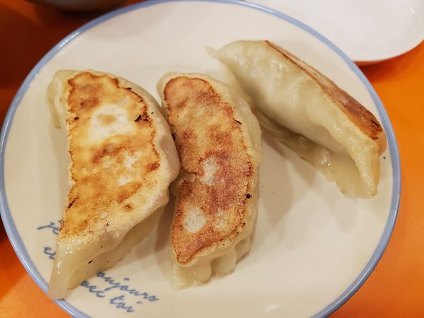 「半餃子」@元祖ニュータンタンメン本舗 伊勢佐木店の写真