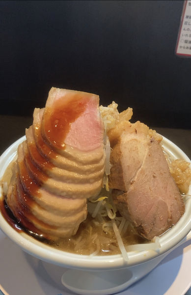 「カモ二郎系らーめん」@らーめん 三極志の写真