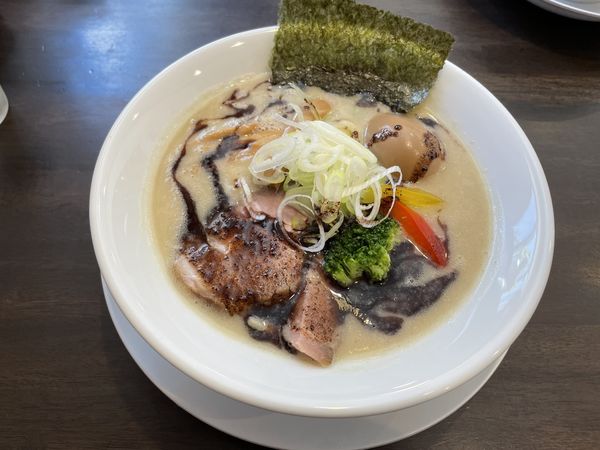 「濃厚塩そば 味玉」@麺匠 ことぶきの写真