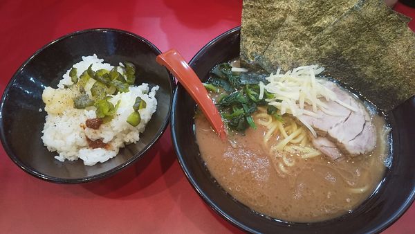 「ラーメン・並(¥600+ライス無料)」@横浜らーめん 龍馬の写真