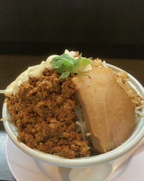 「タルタルキーマカレー二郎系らーめん」@らーめん 三極志の写真