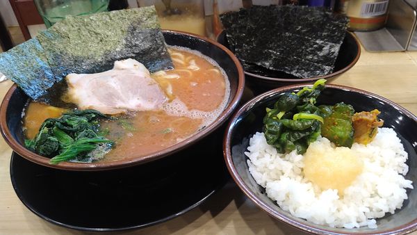 「裏むさ(並)¥750+のり¥100-ライス無料」@横浜ラーメン 裏武蔵家 西千葉本店の写真