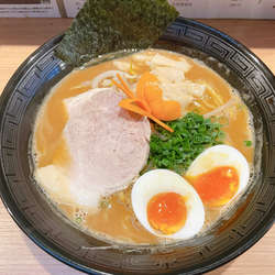 黒らーめん　味卵