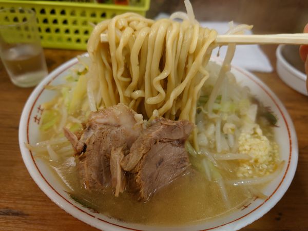 「小ラーメン750円（ニンニク、アブラ）」@ラーメン二郎 品川店の写真