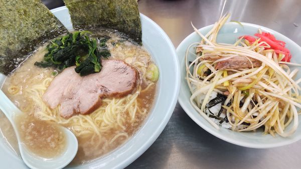 「ラーメン400円（平日、月～木10時まで）」@ラーメンショップ 野田店の写真