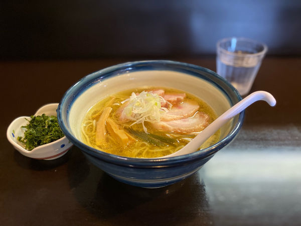 「しおチャーシューめん＋バラのり」@らーめん奏の写真