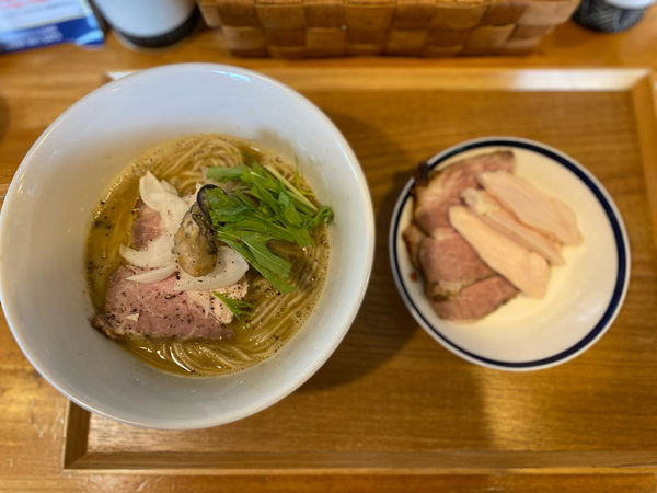 「鶏白湯と牡蠣のそば チャーシュートッピング」@中華蕎麦 はざまの写真
