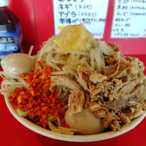 「小豚そば肉入り味噌味玉ニンニクヤサイアブラ辛揚げ」@ひたちなか大盛軒の写真