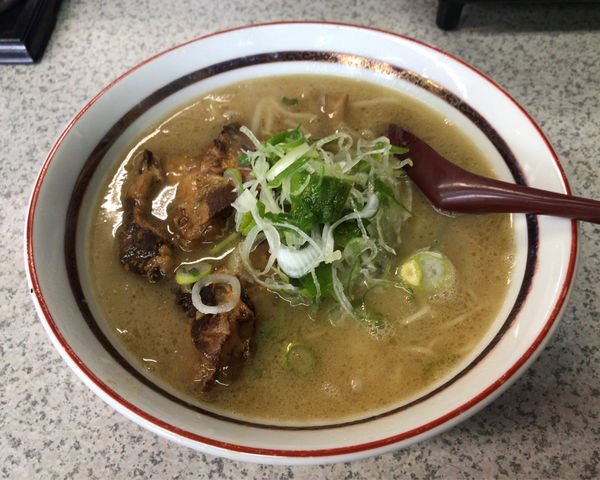 「とんこつラーメン（1210円）」@鹿児島ラーメン 真琴 本店の写真