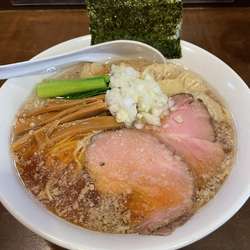 こってり煮干700円　大盛り100円　ワンタン150円