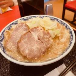 満腹ガツ盛りマシマシらーめん 1180円