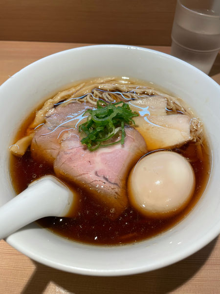 「特製醤油らぁ麺」@らぁ麺 はやし田 新宿本店の写真