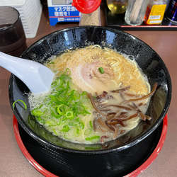 博多ラーメン(650円) + 替え玉(100円)