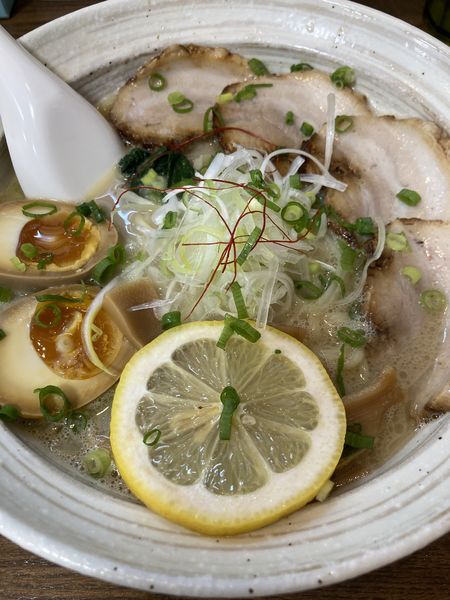 「鶏白湯らーめん塩全部乗せ（950円）」@大葉の写真