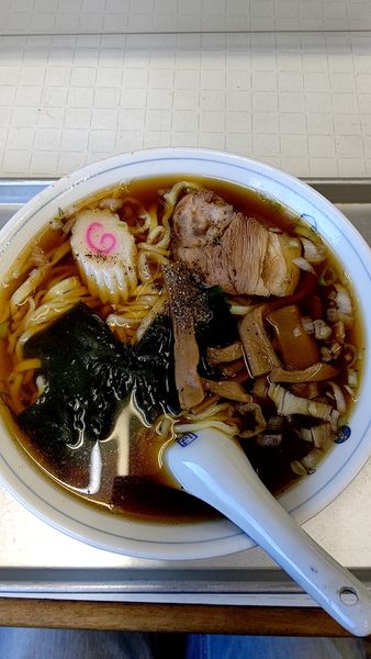 「手打ちラーメン　600円」@食堂 あいの屋の写真
