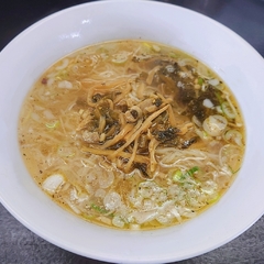 三本足 かがみ原店の画像