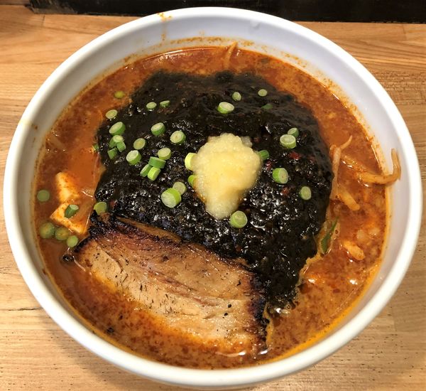「ブラックラーメン」@まっちゃんラーメン 一筋 葛飾立石本店の写真