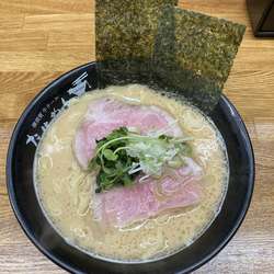 牛テールラーメン醤油　850円