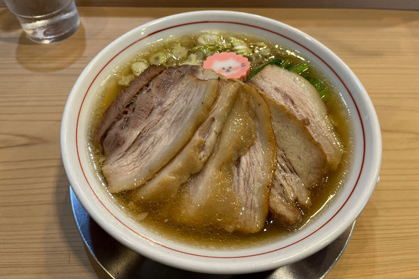 「味玉ラーメン900円+チャーシュー200円」@中華そば すばる食堂の写真