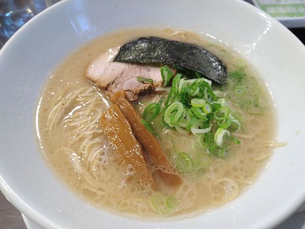 「豚白湯らぁめん」@ろく月の写真